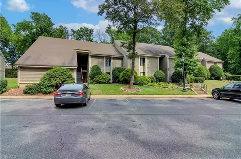 1518 Benjamin Pkwy #D, Greensboro, NC 27408