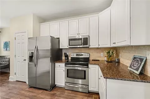 Kitchen - 7234 Chapsworth Dr, Trinity, NC 27370 photo 4 of 5