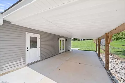Exterior - 114 Cedardale Ln, King, NC 27021 photo 6 of 12