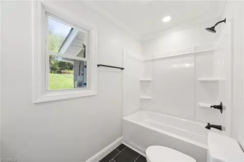 Bath - 114 Cedardale Ln, King, NC 27021 photo 3 of 4