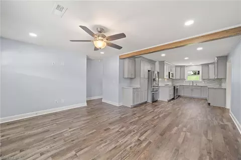 Living - 114 Cedardale Ln, King, NC 27021 photo 4 of 6