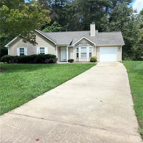 14 Spring Chapel Ct, Greensboro, NC 27455