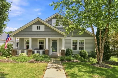 124 Parkview Ln, Advance, NC 27006