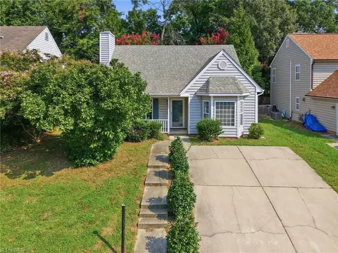 4902 Heritage Woods Ct, Greensboro, NC 27407