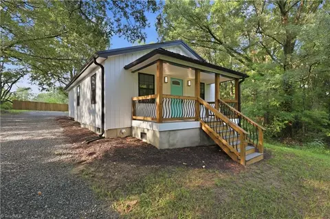 431 Dudley St, Burlington, NC 27217