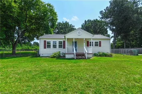 Exterior - 804 Graylyn Dr, High Point, NC 27263 photo 2 of 5