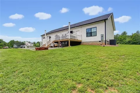 Exterior - 1500 Slate Rd, King, NC 27021 photo 6 of 7