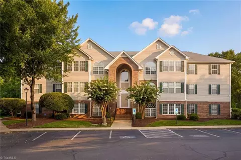 531 Scholastic Ct, Winston Salem, NC 27106