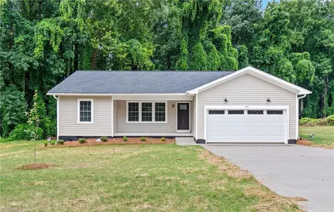 136 Williams St, Boonville, NC 27011