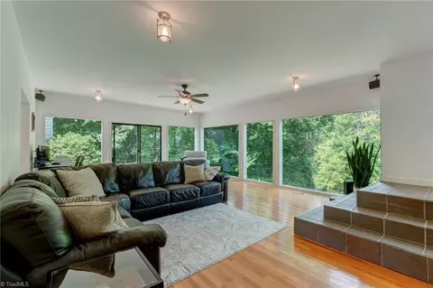 Living - 165 Beech Tree Ct, Eden, NC 27288 photo 2 of 5