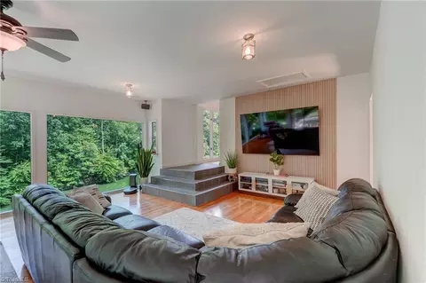 Living - 165 Beech Tree Ct, Eden, NC 27288 photo 4 of 5