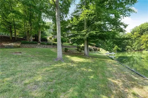Exterior - 165 Beech Tree Ct, Eden, NC 27288 photo 7 of 9
