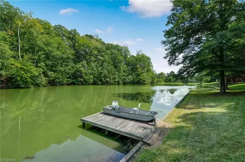 View/Area - 165 Beech Tree Ct, Eden, NC 27288 photo 6 of 10