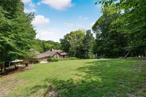 Exterior - 165 Beech Tree Ct, Eden, NC 27288 photo 3 of 9