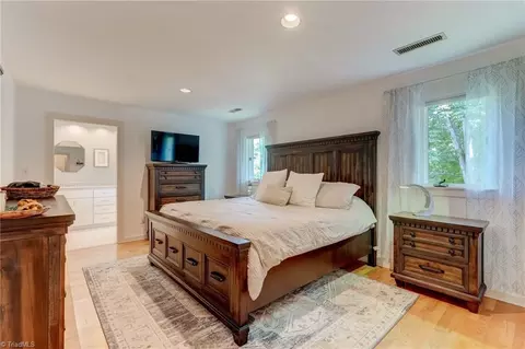 Bedroom - 165 Beech Tree Ct, Eden, NC 27288 photo 1 of 6