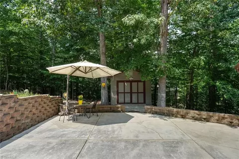 Exterior - 165 Beech Tree Ct, Eden, NC 27288 photo 4 of 9