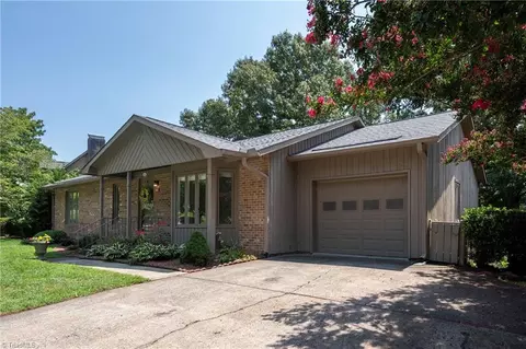 410 Ridgehaven Dr, Winston Salem, NC 27104