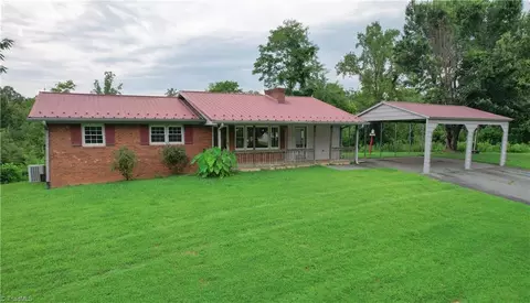 1106 Bob Mabe Rd, Danbury, NC 27016