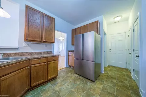 Entry Way - 110 Grayson Dr, Salisbury, NC 28147 photo 2 of 4