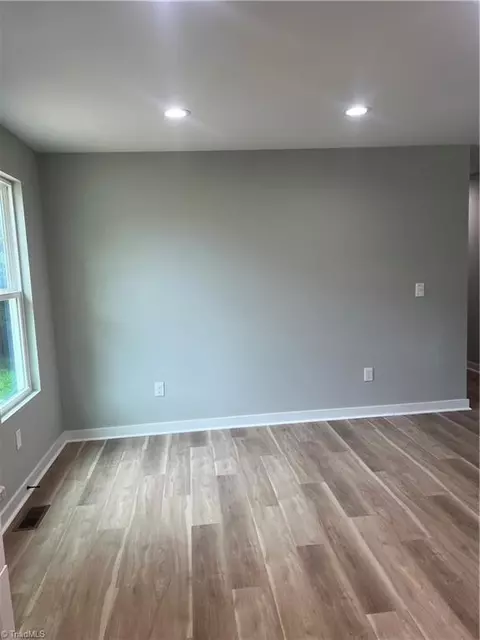 Living - 921 Redding Dr, High Point, NC 27260 photo 3 of 4