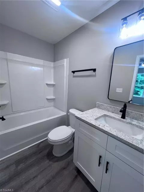Bath - 917 Redding Dr, High Point, NC 27260 photo 7 of 7