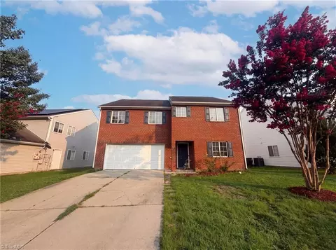 3 Elsworth Ct, Mcleansville, NC 27301