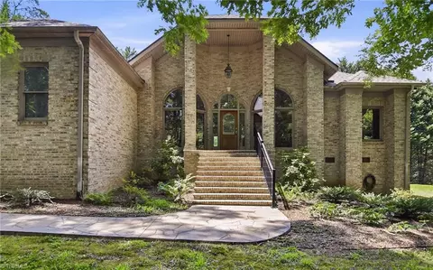 7721 Pearman Quarry Rd, Kernersville, NC 27284