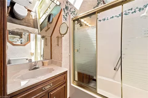 Bath - 4401 Oakview Dr, Trinity, NC 27370 photo 6 of 6
