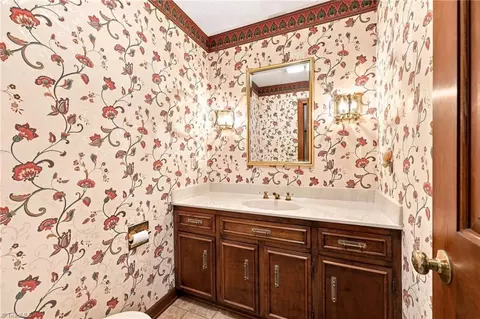 Bath - 4401 Oakview Dr, Trinity, NC 27370 photo 1 of 6