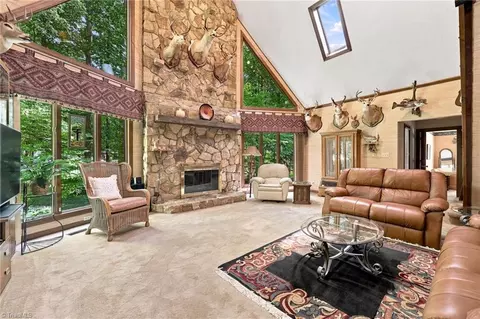 Living - 4401 Oakview Dr, Trinity, NC 27370 photo 1 of 2