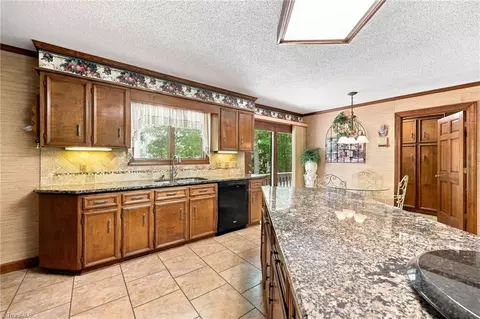 Kitchen - 4401 Oakview Dr, Trinity, NC 27370 photo 2 of 3
