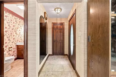 Entry Way - 4401 Oakview Dr, Trinity, NC 27370 photo 1 of 3