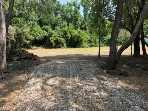 4723 Dippen Rd, Walkertown, NC 27105