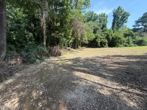 4729 Dippen Rd, Walkertown, NC 27105