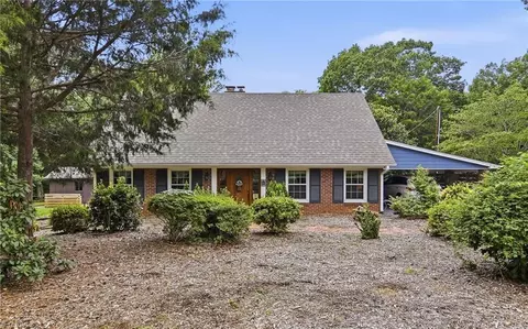 4184 Sunnydell Dr, Winston Salem, NC 27105