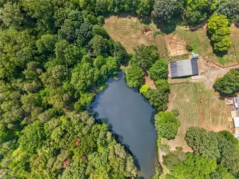 8546 Hudson-james Rd, Summerfield, NC 27358