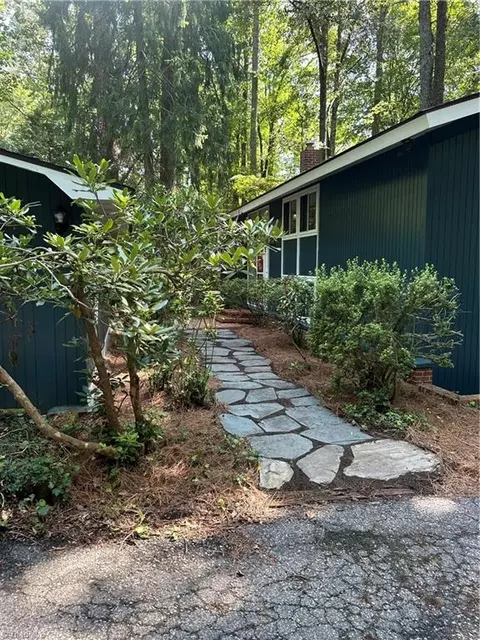 219 Buttercup Dr, Jamestown, NC 27282