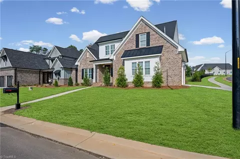 1347 Maple Chase Ln, Winston Salem, NC 27106