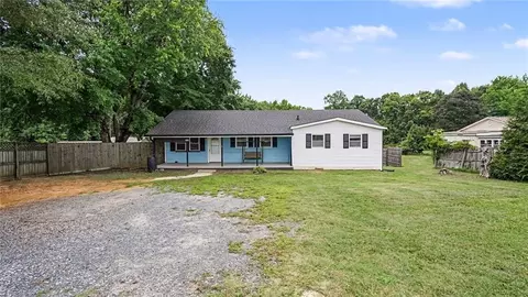 757 Stout St S, Randleman, NC 27317