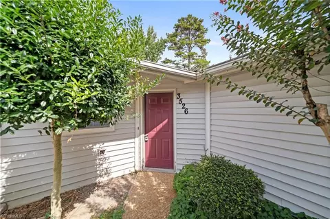 3526 Heathrow Dr, Winston Salem, NC 27127
