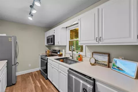 Kitchen - 5648 Riverside Acres Ct, Trinity, NC 27370 photo 3 of 5