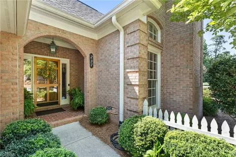 237 Village Green Sq, Winston Salem, NC 27104