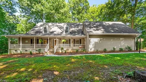 4591 Abbey Park Rd, Kernersville, NC 27284