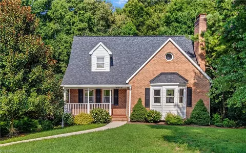6045 Stone Bluff Dr, Clemmons, NC 27012