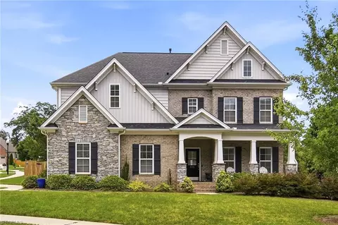 528 Amos Garden Dr, Winston Salem, NC 27104