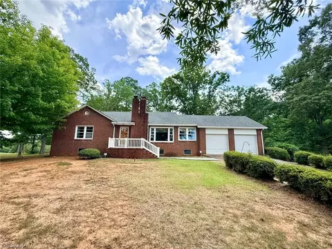 1928 South Ave, Eden, NC 27288