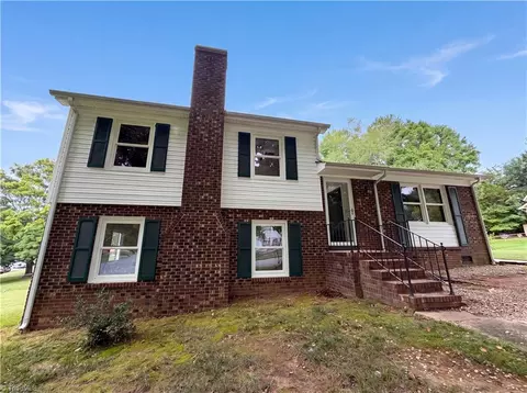 1040 Shenandoah Ct, Winston Salem, NC 27103