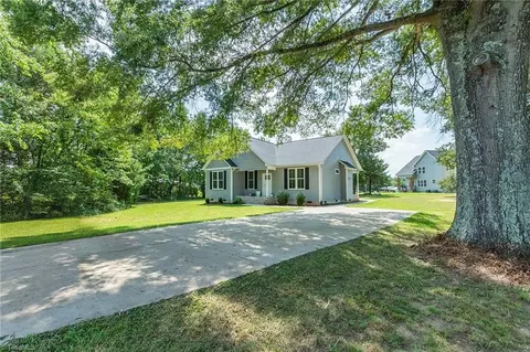 1834 Tall Pines Rd, Lexington, NC 27295