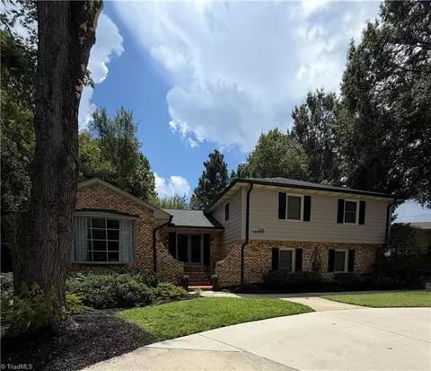 2438 Edgewood Ave, Burlington, NC 27215