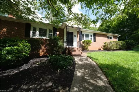 241 Commonwealth Dr, Winston Salem, NC 27104